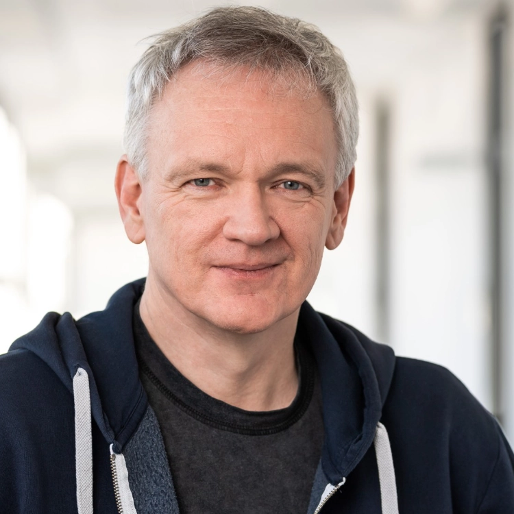 Dr. Volker Zota